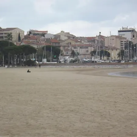 Spacieux Et Calme Classe 4 Etoiles, A 300m De La 公寓 *